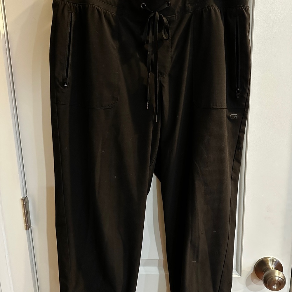 GAP Black Cropped Pants with Elastic Waistband